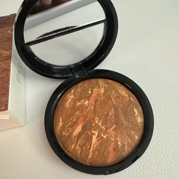 NEW Laura Geller color correcting foundation - Picture 5 of 8